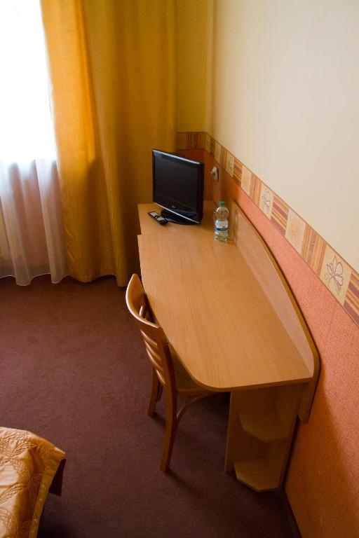 Hotel Iskra Rzeszów Habitación foto